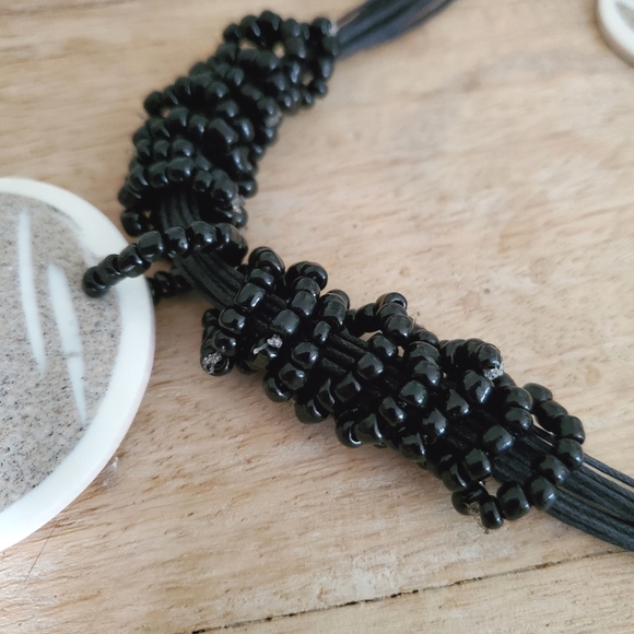 Jewelery set- Shell pendant on multistrand necklace with matching earrings - Picture 4 of 8